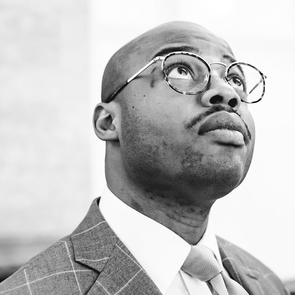 Meet your Posher, Courtny - Picture 1 of 4